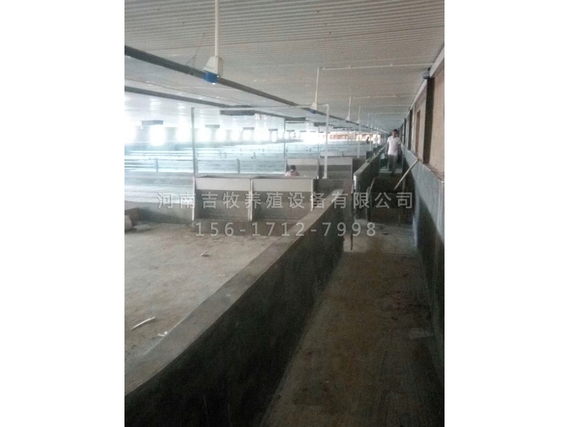 4400頭育肥豬場設(shè)備安裝現(xiàn)場